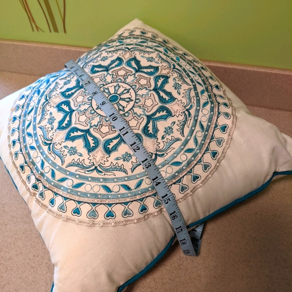 Turquoise accent pillow - Picture 3 of 5